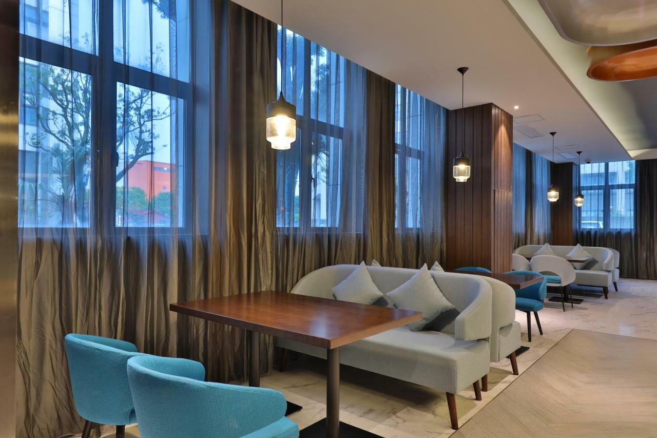 Orange Hotel Shanghai Pudong Airport Exterior foto